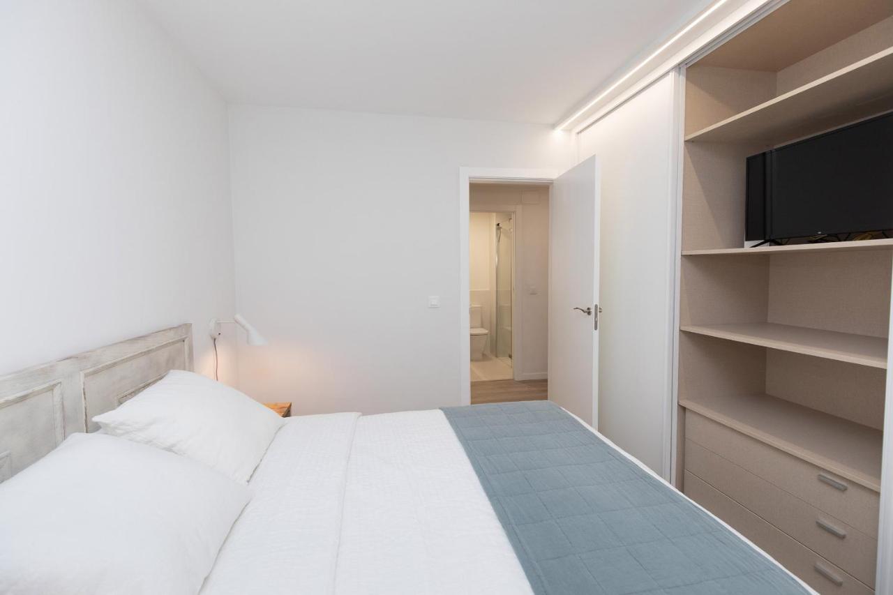 Apartment Sky I By Bevalle